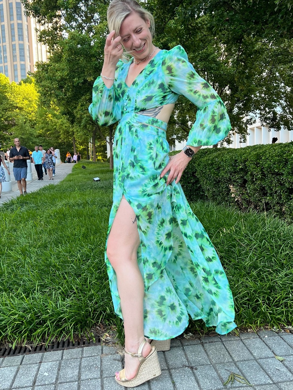 Green Tie-Dye V-Neck Maxi Dress with Long Bishop Sleeves